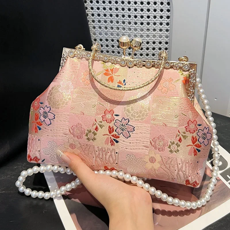 New Women Chinese Style Pink Embroidered Messenger Bags Pearl Chain Handbags Trendy Retro Shoulder Bag Wedding Dinner Shell Clip