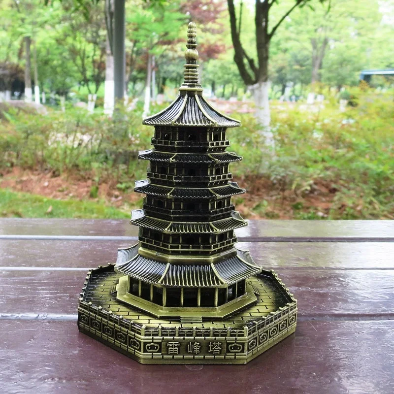 

Architectural model of Hangzhou tourist souvenir antique zinc alloy handicraft gift scenic spot of Leifeng Pagoda size: high16cm