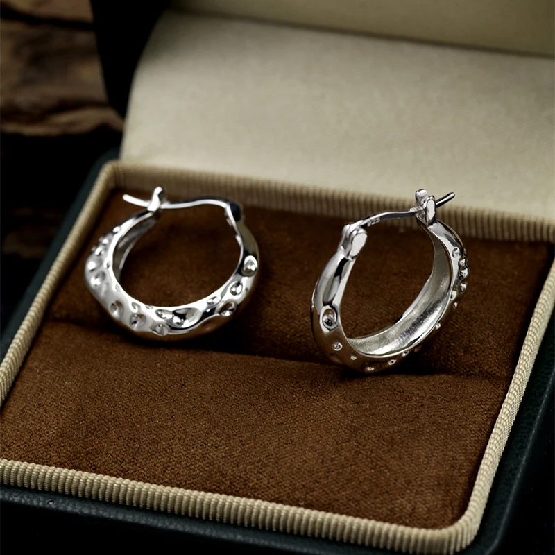 

European and American style S925 sterling silver earrings cold hammer texture ear buckle earrings versatile silver earrings