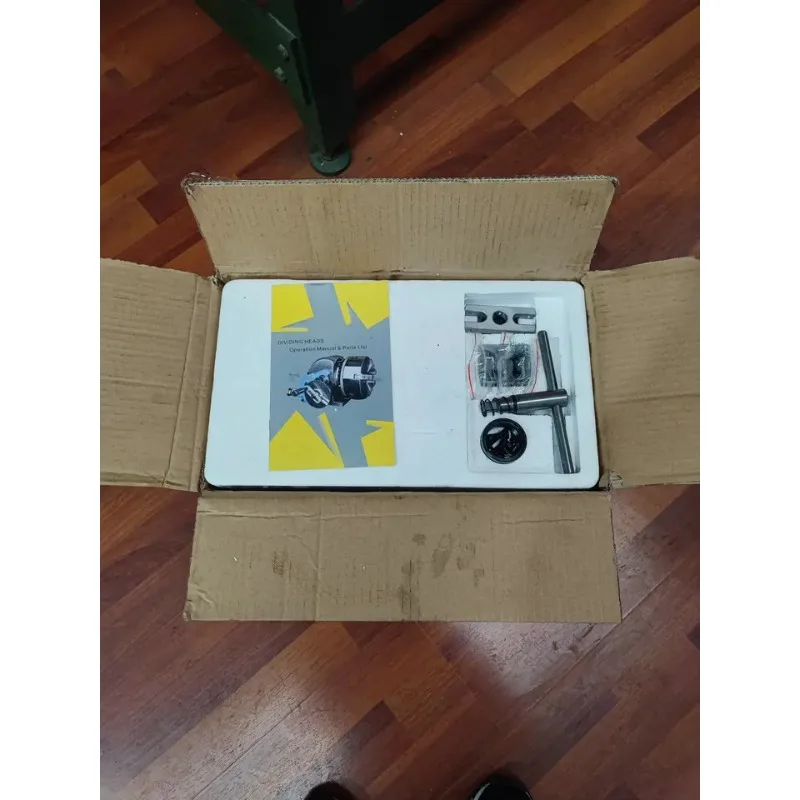 

High Quality Precision BS-1 Series Semi-universal Dividing Head With Gear Core Components 3-Jaw Chuck And Tailstock (Metal)