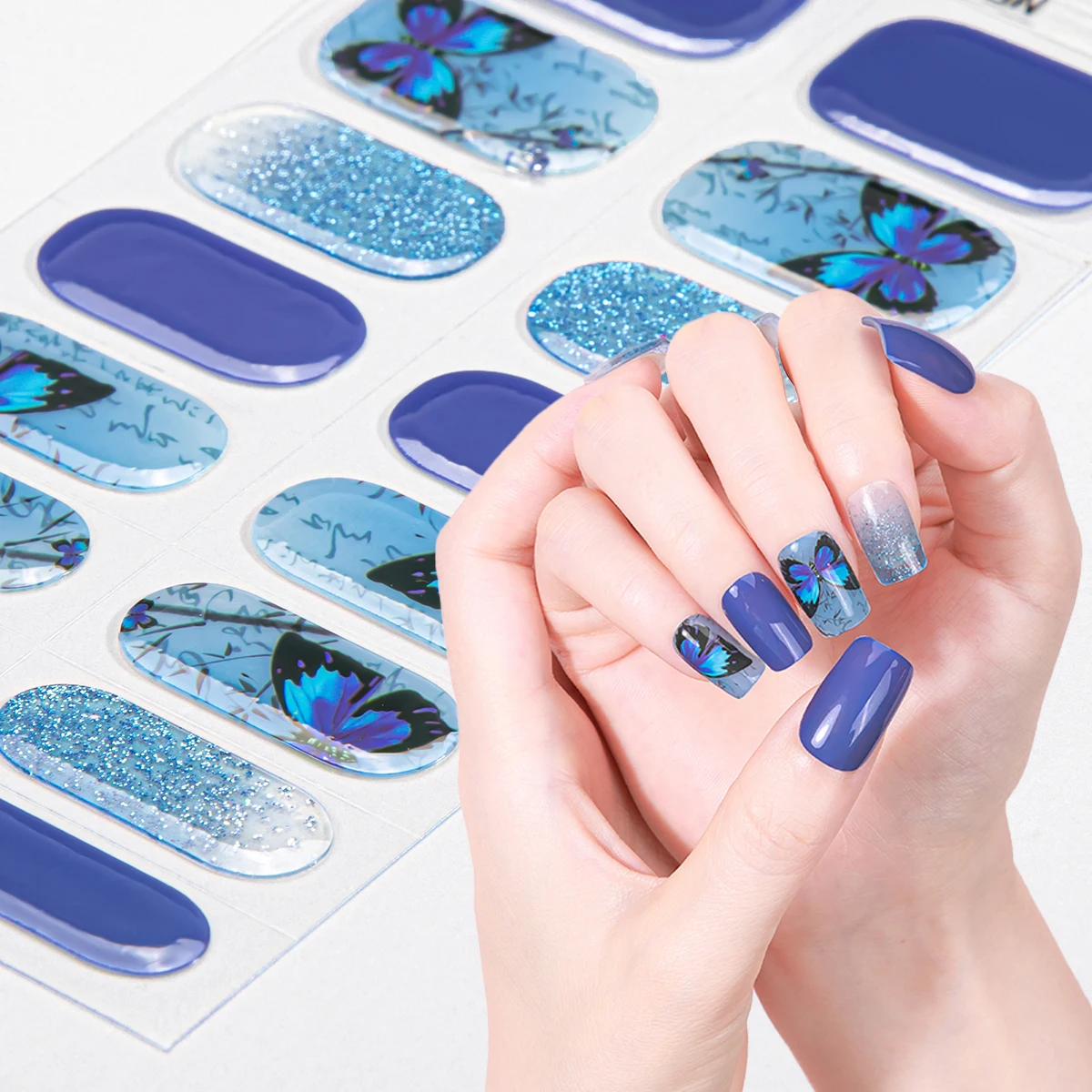 16 Tipsów Błyszczące Półutwardzone Żelowe Paski do Paznokci Świecące Motyle Trwałe Samoprzylepne Żelowe Naklejki na Paznokcie Pełne Pokrycie UV