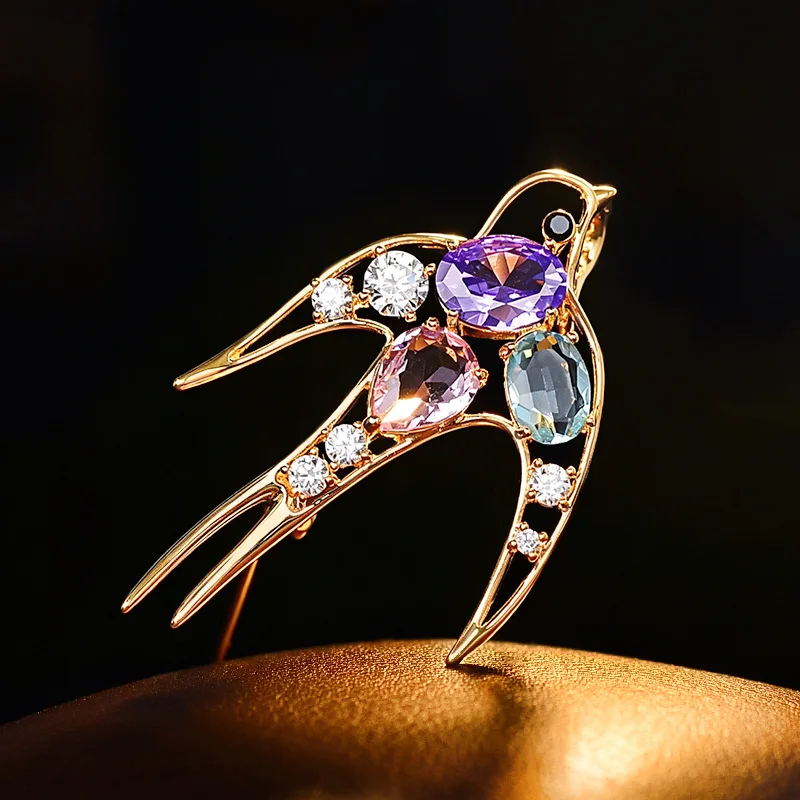 Luxury Hollow out Sheep Bird Rabbit Brooches Colorful Zircon Simple High-end Fashionable Airplane Starfish Accessories Pins