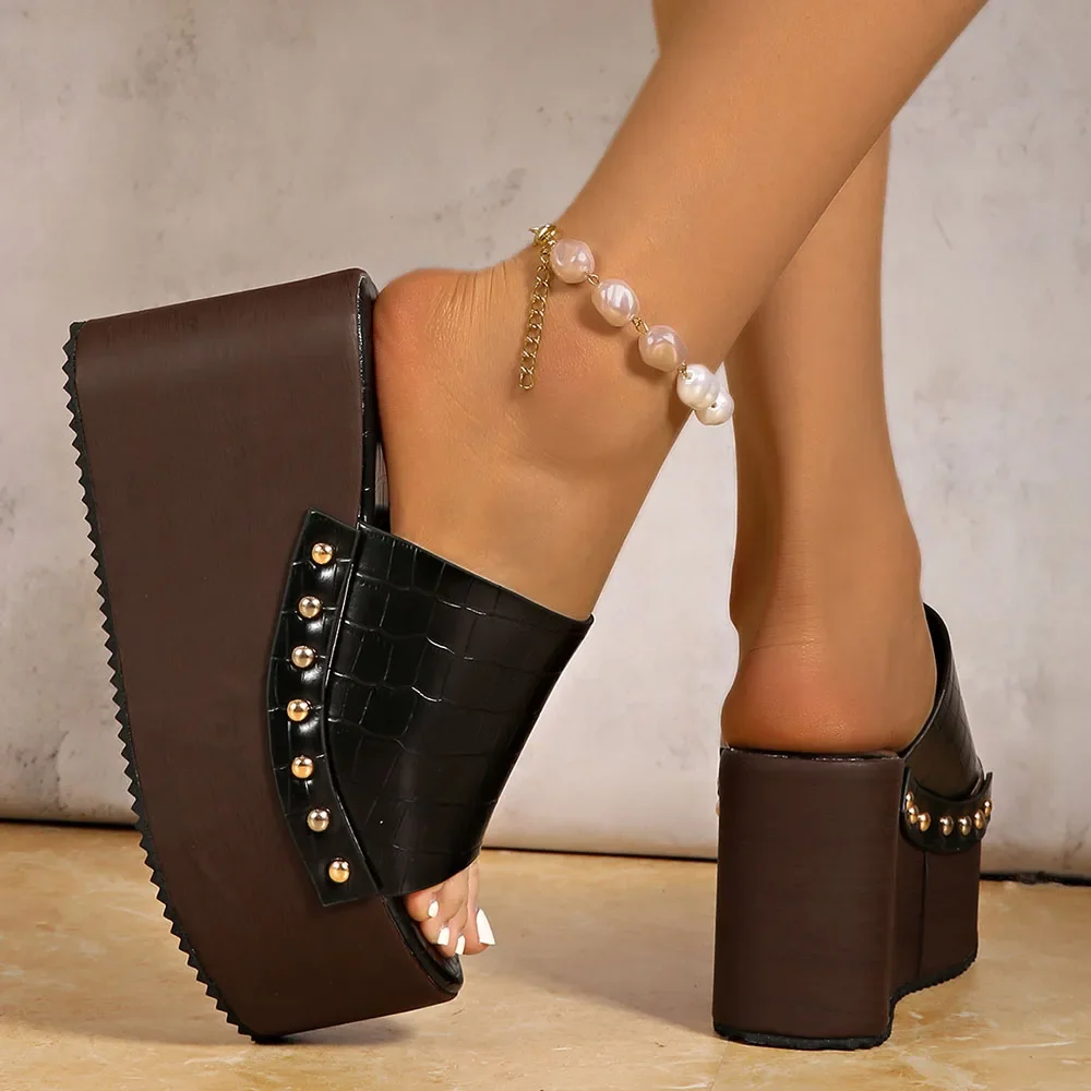 2025 Summer New Rivet Chunky Platform Wedges Women Mules Sandals Punk Thick Sole Slipper Sandals High Heels Sandales Femmes