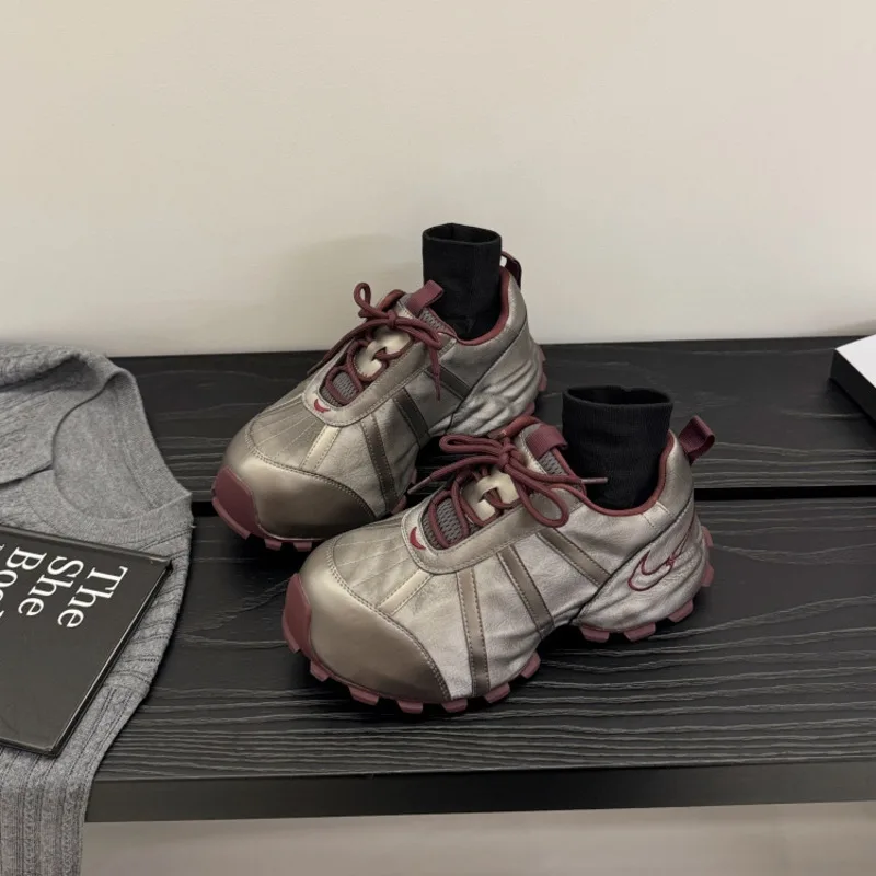أحذية رياضية غير رسمية عصرية ومتعددة الاستخدامات للنساء للخريف والشتاء أحذية عصرية برباط لزيادة الارتفاع #1