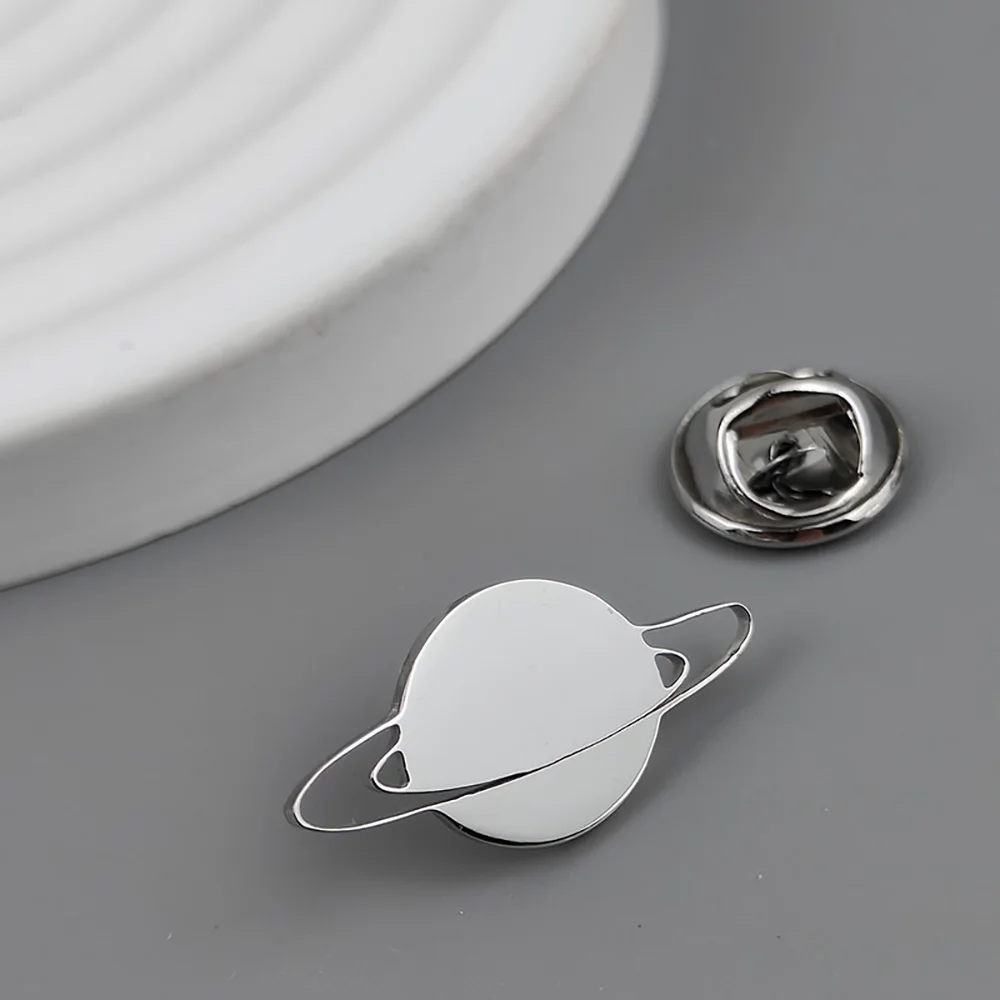 Men\'s Cosmic Planet Saturn Pattern brooches Fashion Stainless Steel French Shirt Set Sweater Jacket Charm Corsage Pins Wholesale