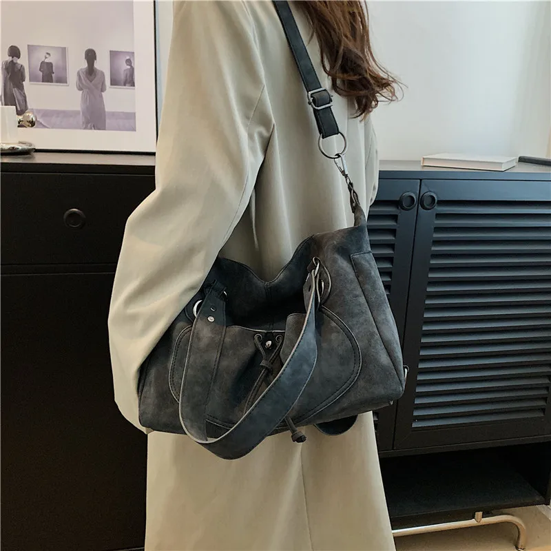 PU Leather Shoulder Bags for Women Vintage Large Capacity Versatile Travel Handbags Female Autumn Portable Commute Crossbody Bag