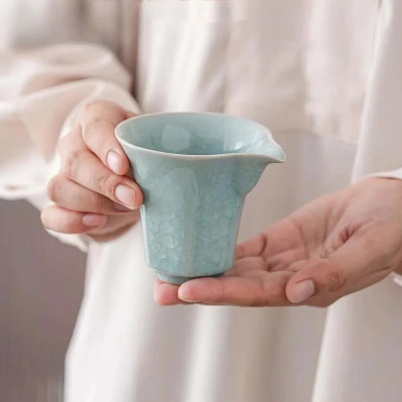 

Handamde Ru Kiln Porcelain Tea Pitcher Creative Ice Flower Glaze Divide Tea Coffee Cha Hai Justice Cup Teaset Craft Supplies