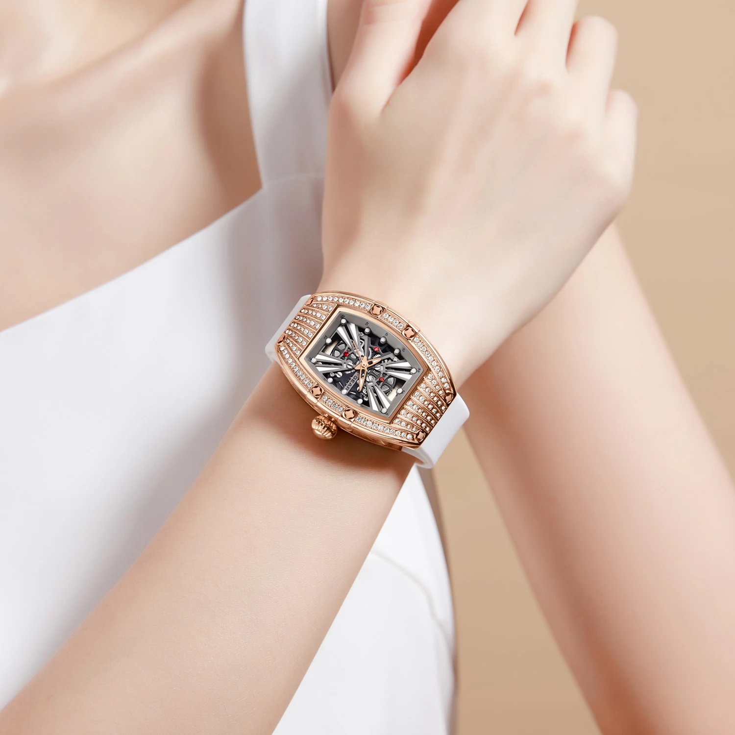 

Luxury Waterproof Ladies Wristwatch with Luminous Rubber Band Elegant White Diamond Detailing for Women