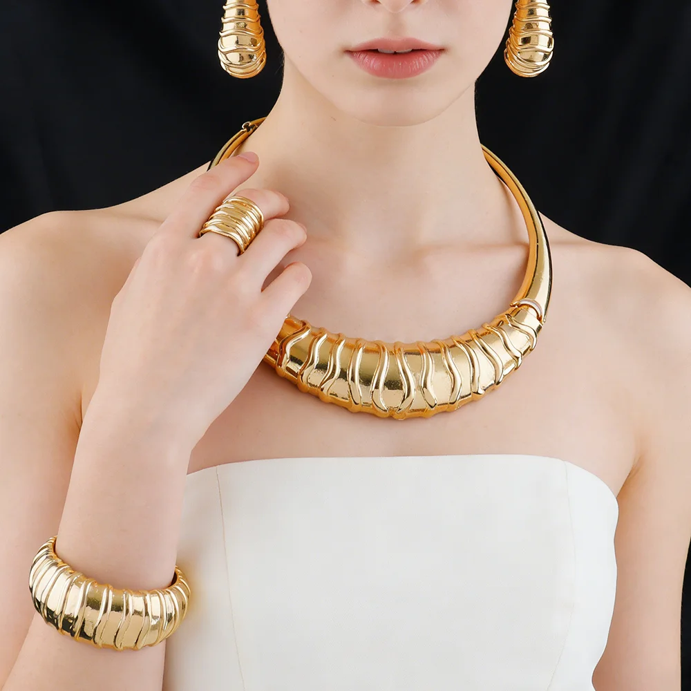 Vergoldetes Ohrringe- und Halsketten-Armband-Ringe-Set für Damen Italienischer Vintage Hochzeits- und Partyschmuck Geschenkset – Detail 9