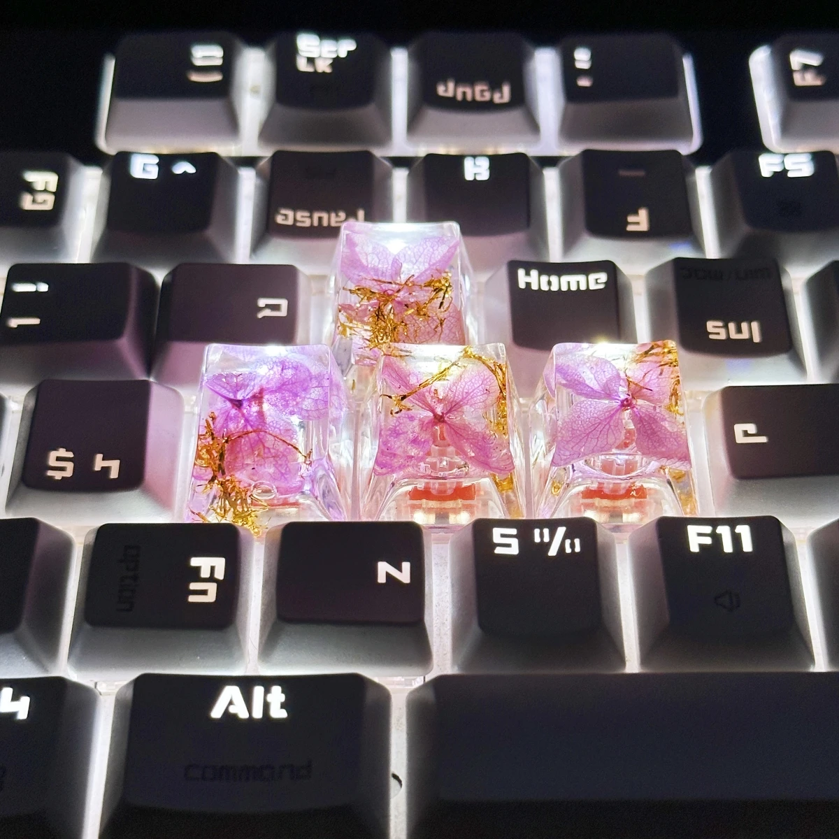 

4Pcs Translucent Epoxy DIY Keycap Dry Flowers And Leaves Design Cross Axis Mechanical Keyboard Accessory
