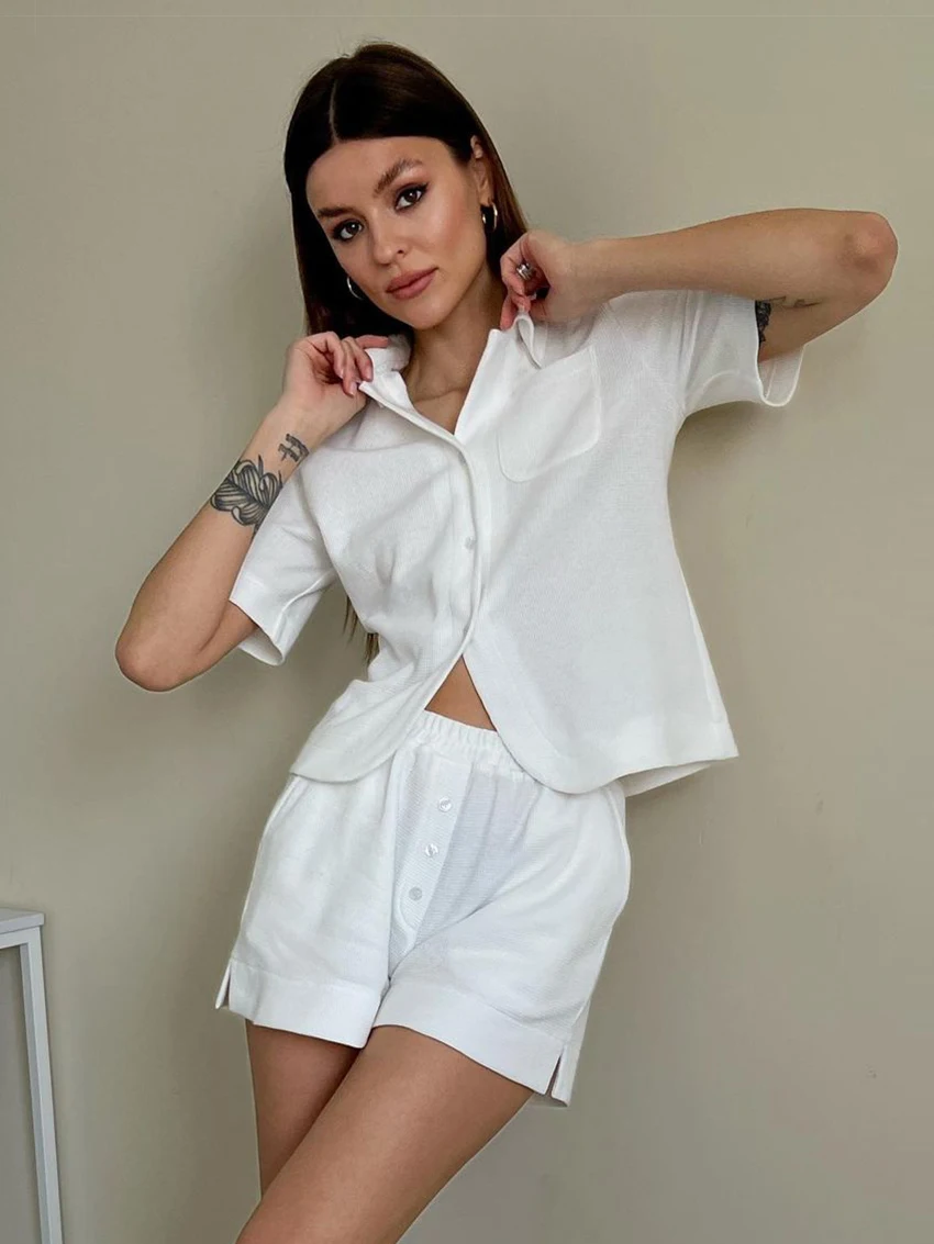 Marthaqiqi White Summer Ladies Sleepwear Set manica corta Crop Top pigiama colletto rovesciato camicie da notte pantaloncini Casual pigiama Suit