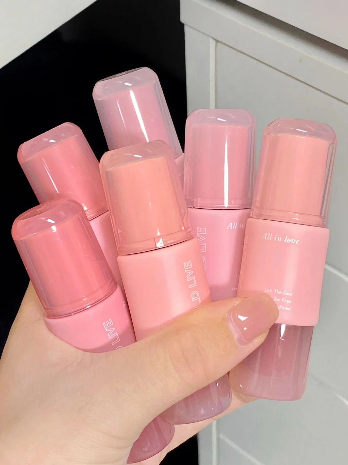 

HOLD LIVE Lip Glaze Matte Lip Mud Lipstick Non-stick Cup Long-lasting Waterproof Velvet Lip Cosmetics Beauty Original Makeup