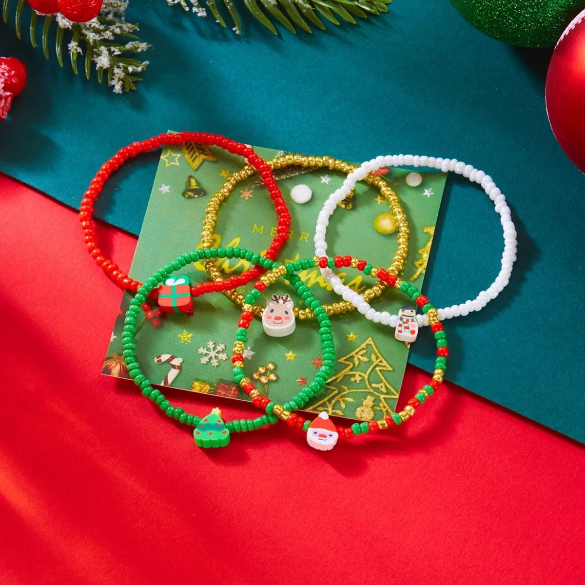 Mehrsträngige Weihnachtsarmbänder, weicher Ton, Weihnachtsmann, Schneemann, Rentier, Weihnachtsbaum, Perlenarmreif, Urlaubsschmuck, Geschenk für Frauen und Männer