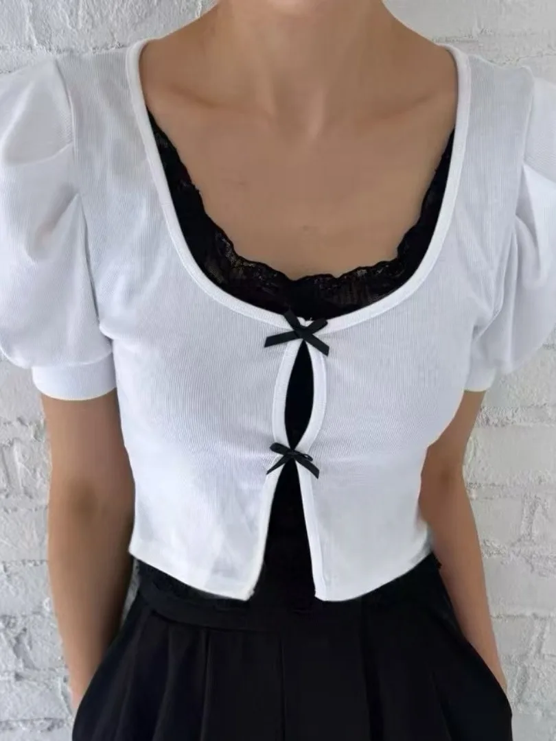 Ins Design Lace Splice Fake Tweedelig T-shirt Zomer Nieuwe Leeftijdsreductie Kleur Colion Bubble Sve Ort Top Dames Faion