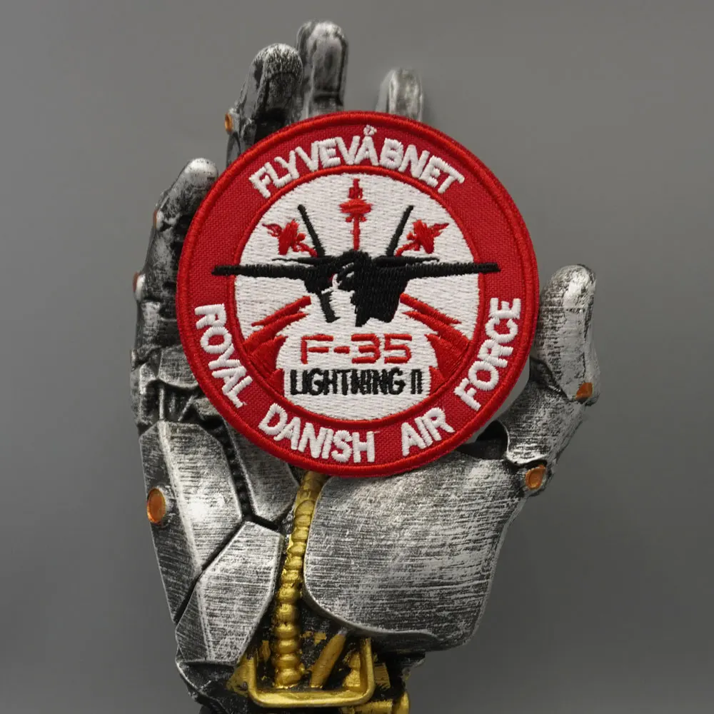 �y�Z�[�����z�f���}�[�N��R�̐�p�I�Ȏh�J�p�b�`�A�▭�ō��i���A�ߗނɎg�p����A�t�b�N�܂��̓A�C�����ŗ��ʂɂ���܂��B