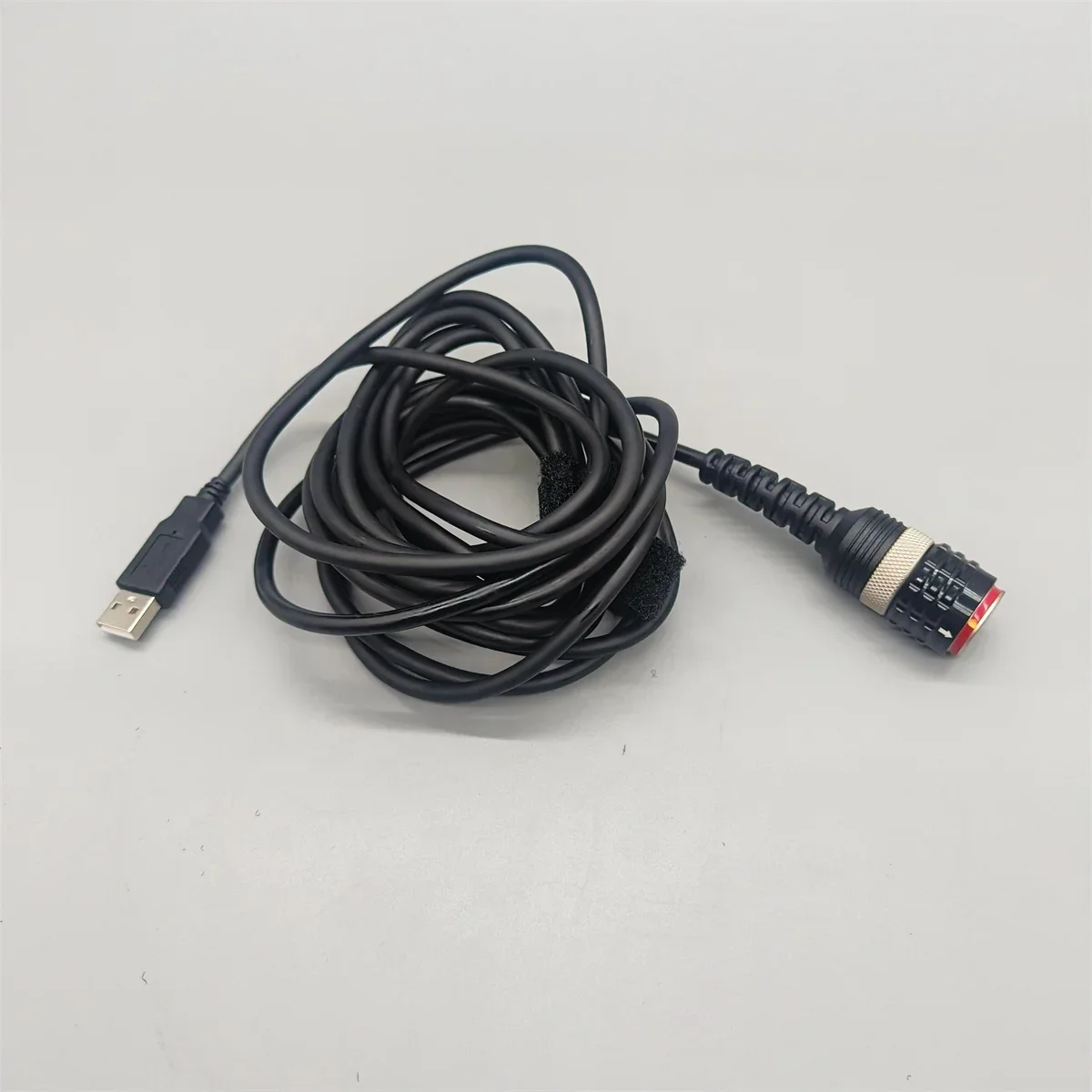 

Truck Tools VOE 88890305 USB-кабель VOCOM 4300 мм для грузовиков Vol vo