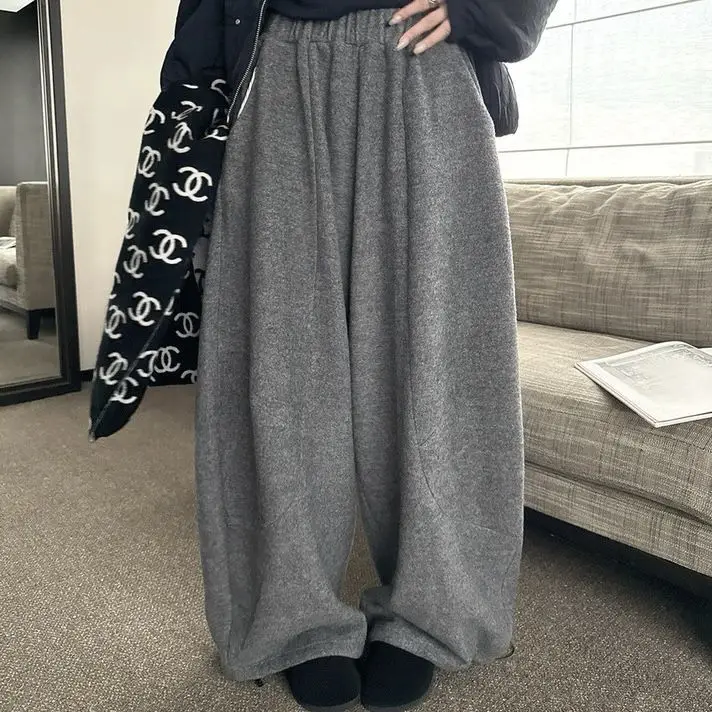 

Трехмерные высококачественные брюки с изогнутым кроем для женщин на осень и зиму, свободные и стройнящие, широкие повседневные брюки.