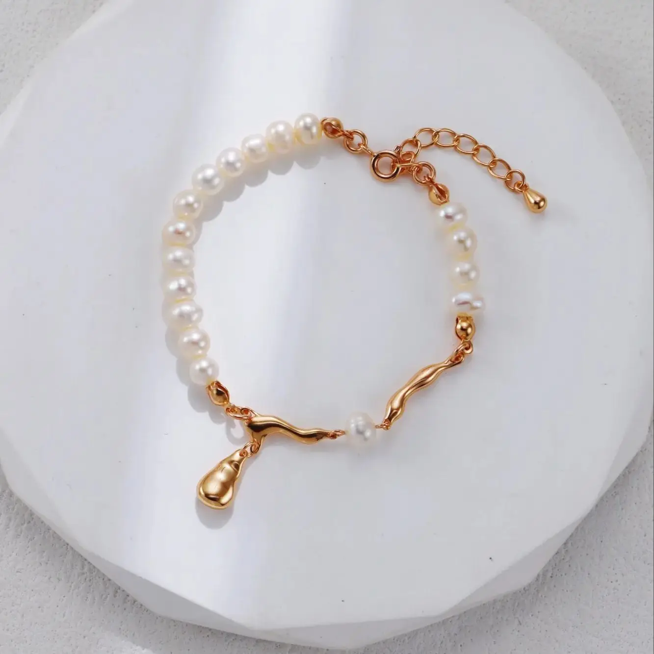 

Irregular Unique Pearl Bracelet With 18K Gold Plated Natural Freshwater Pearl Bracelet Delicate Pearl Jewelry Gift for Women