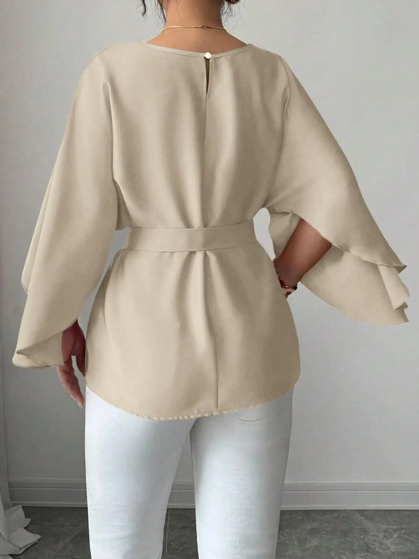 Women's Round Neck Batwing Sleeve Shirt Casual Loose Style Draped Bell Sleeve Slimming Commute Shirt Elegant Loose Fit