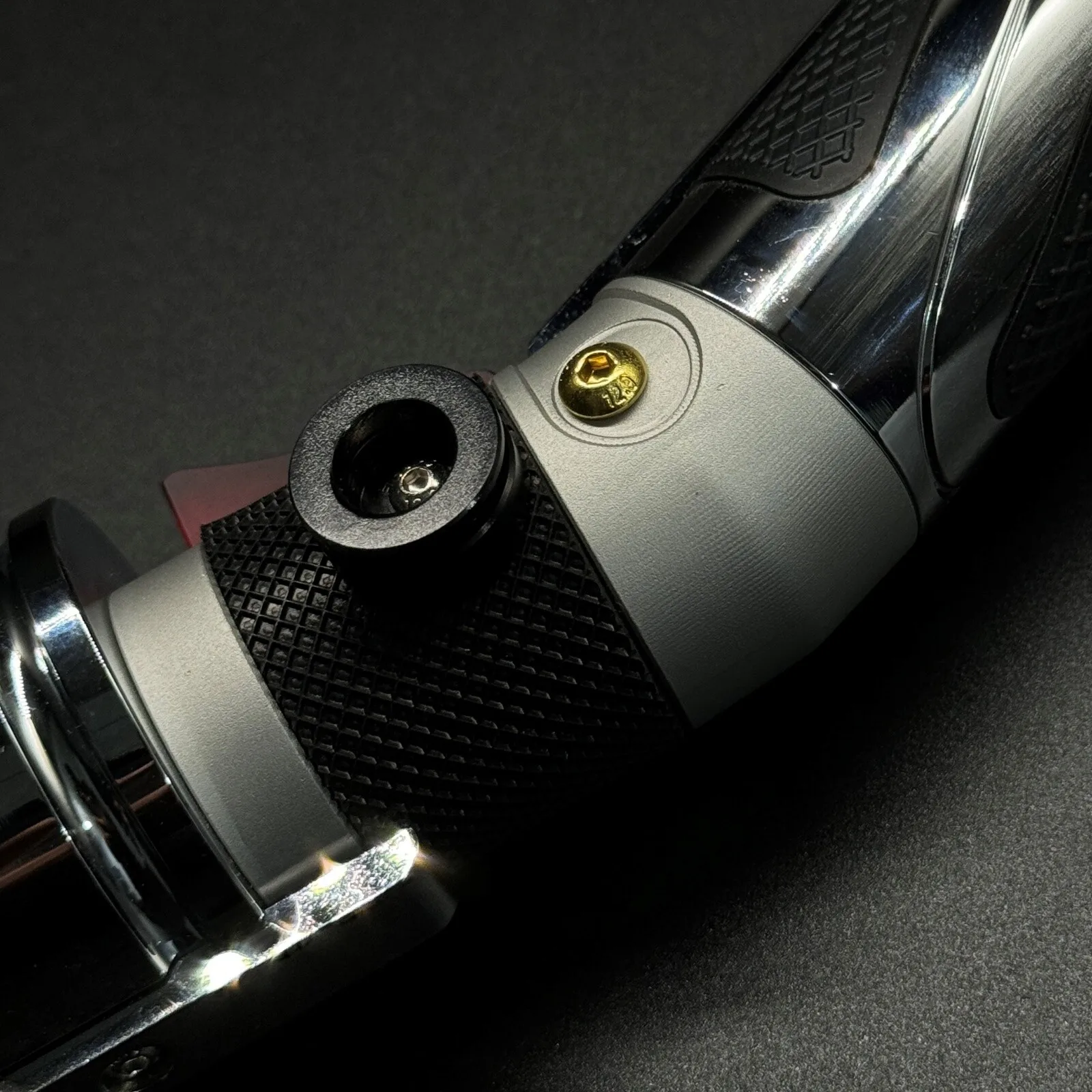 Curved-Handle Light-Up Cosplay Saber — product detail 4