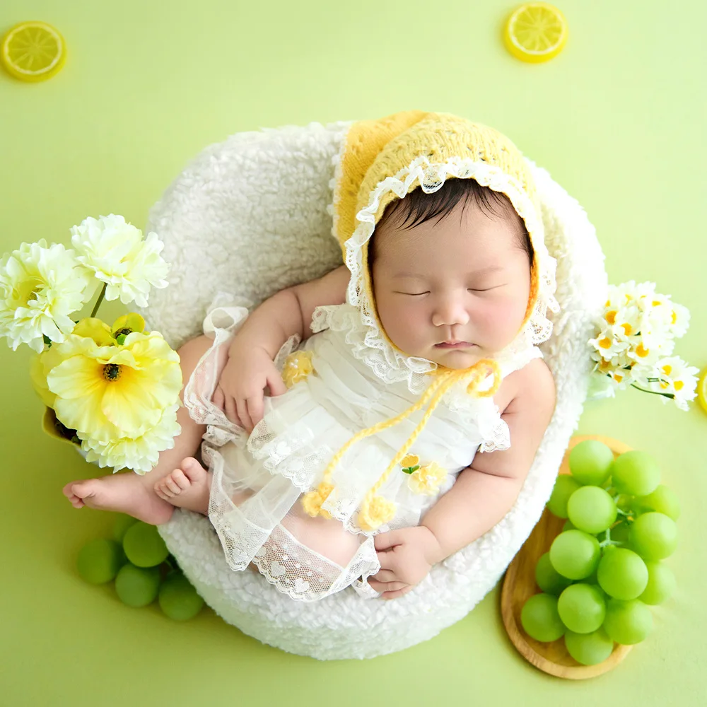 

Newborn Photography Props Baby Girl Lace Dress Knitted Headscarf Set Artificial Flowers Prop for Studio Summer Fruit Theme Photo