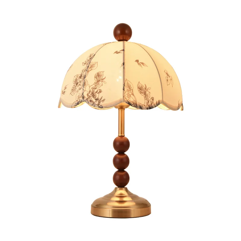 

Настольная лампа во французском ретро-средневековом стиле, прикроватная лампа для спальни, новый американский китайский стиль, ваби **** ветровая дизайнерская главная спальня