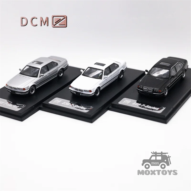 

DCM 1:64 7-Series E38 740iL Limited500 Diecast Model Car
