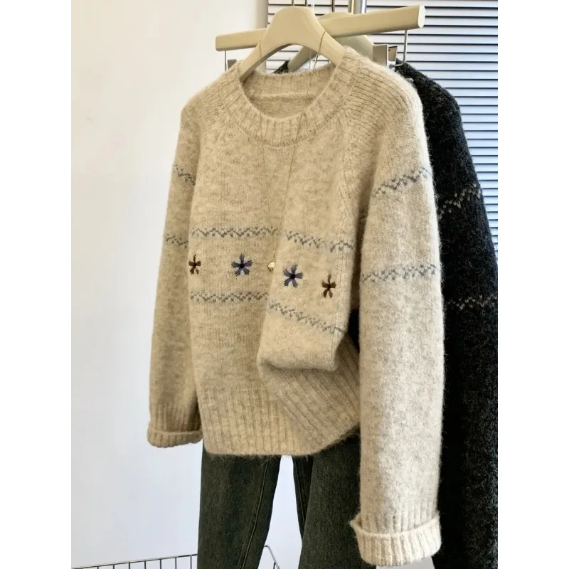 

Women's Floral Embroidered Pullover Sweater for Outer Wear Autumn Winter Lazy Style Loose Fashionable and Cute Korean Style Top