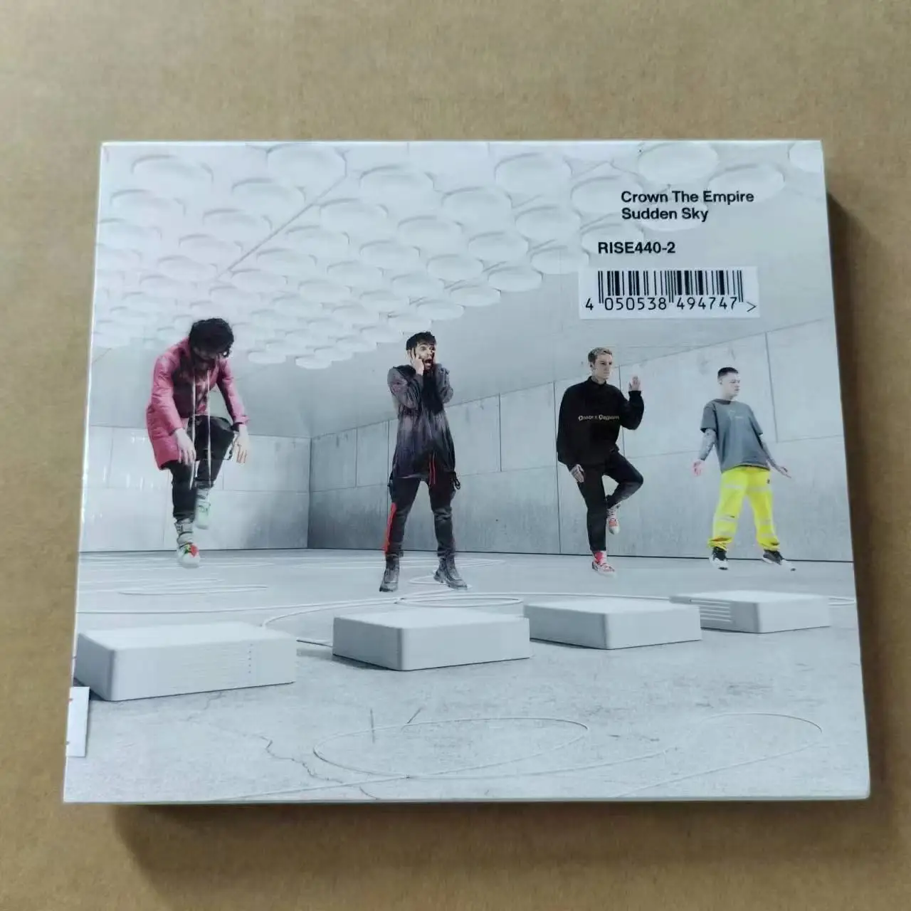 

Crown The Empire - Sudden Sky Музыкальный компакт-диск Greatest Hits Альбом Музыкальная запись Косплей Walkman Автомобильный саундтрек Box Партия Музыка