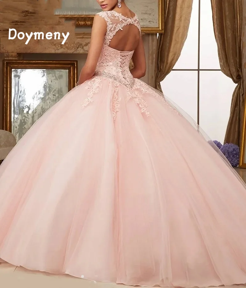 Doymeny Sash Quinceanera Princesa Vestido, Apliques de contas Tule, Doce vestido de 16 anos, 15 anos