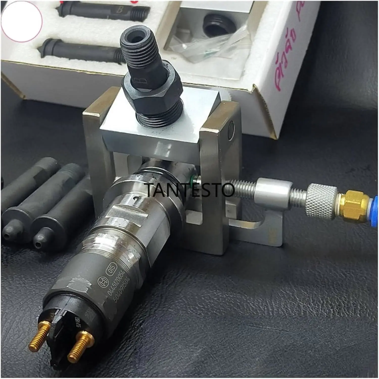 Universal Clamp Adaptor Oil Return Fixture Repair Tool Compatible with Common Rail Injectors