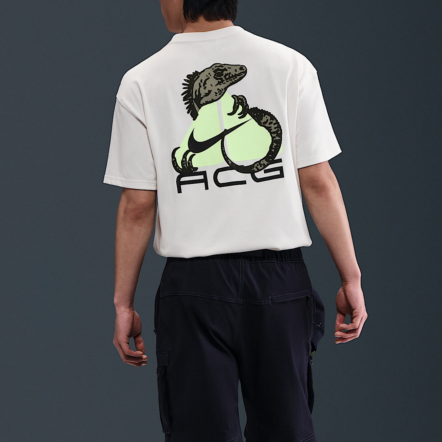 Nike Genuine Dri-FIT للرجال نمط رياضي فضفاض يسمح بمرور الهواء بأكمام قصيرة HJ0885-030