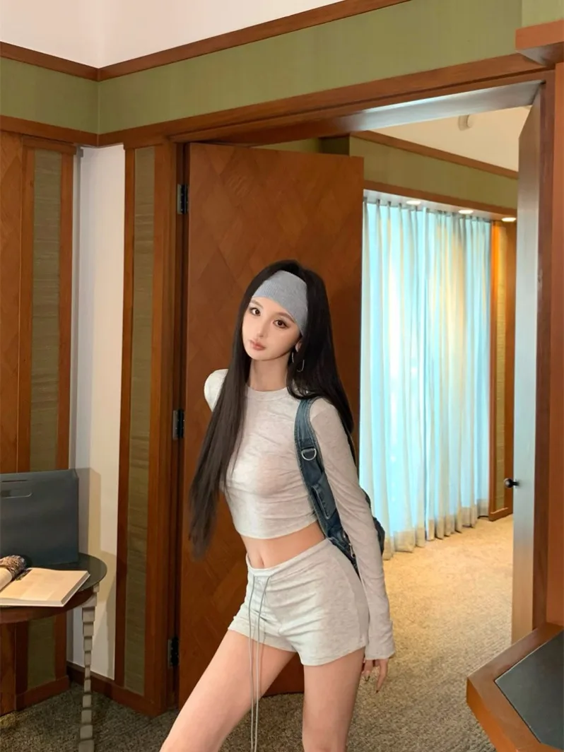 

Casual Sporty Two-Piece Set for Women Long Sleeve T-Shirt And Short Shorts Drawstring Slim Fit Spring Fashion White Grey
