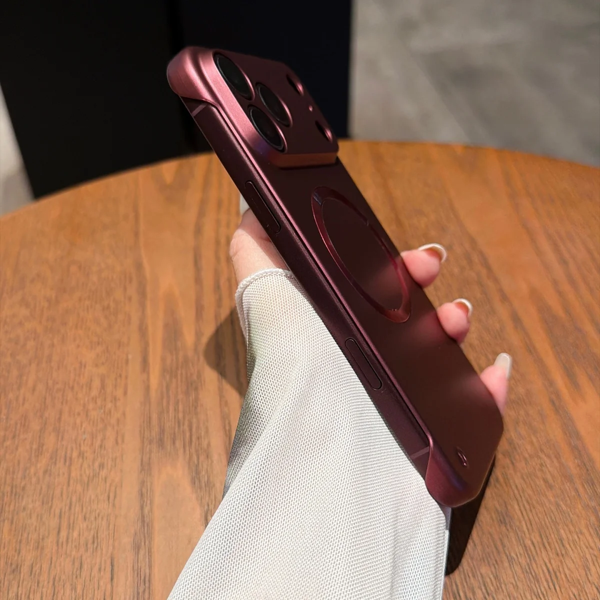 Luxuriöse Matte Rahmenlose Harte Magnetische Handyhülle für iPhone 18 17 16 Pro Max 18Pro für Magsafe Kabelloses Ladegerät Stoßfeste Abdeckung – Detail 6
