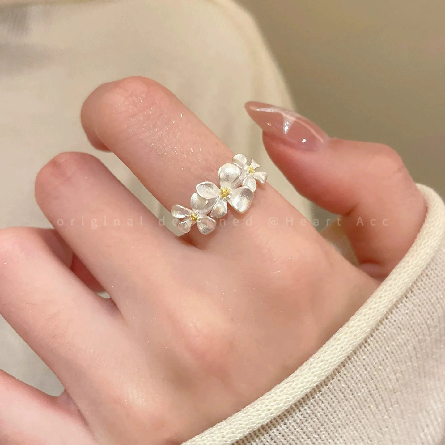 Retro Glam Floral Ring Vintage Silver Glamorous Petal Gold Stamen Open Band for Women Retro Theme Party Night Out Vintage Wear