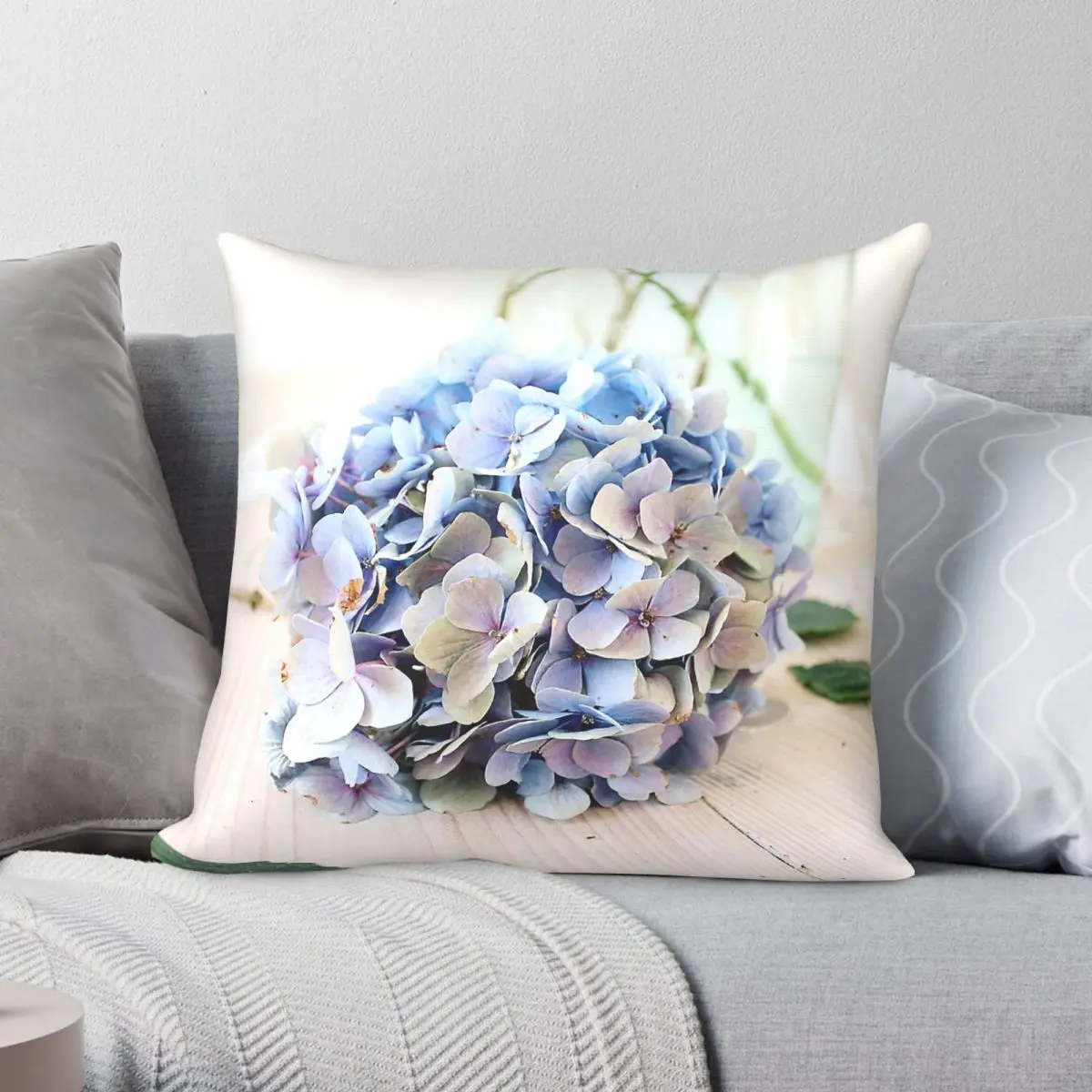 Pretty Blue Hydrangea Square Pillowcase Polyester Linen Velvet Pattern Zip Decor Throw Pillow Case Sofa
