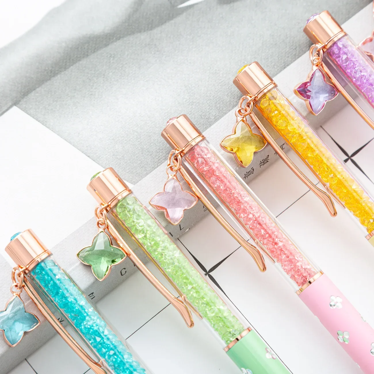 A24PCS Four Leaf Grass Crystal Pen Spot Wholesale New Four Leaf Grass Pendant Crystal Pen Creative Ball Penpen