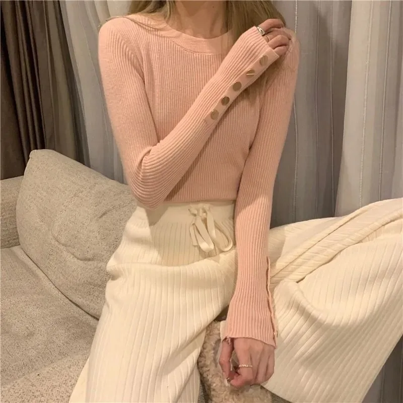 سترة سفلية سميكة داخلية 2025 سترة جديدة بنصف الياقة المدورة بالإضافة إلى سترة مخملية ضيقة بأكمام طويلة للنساء للخريف والشتاء