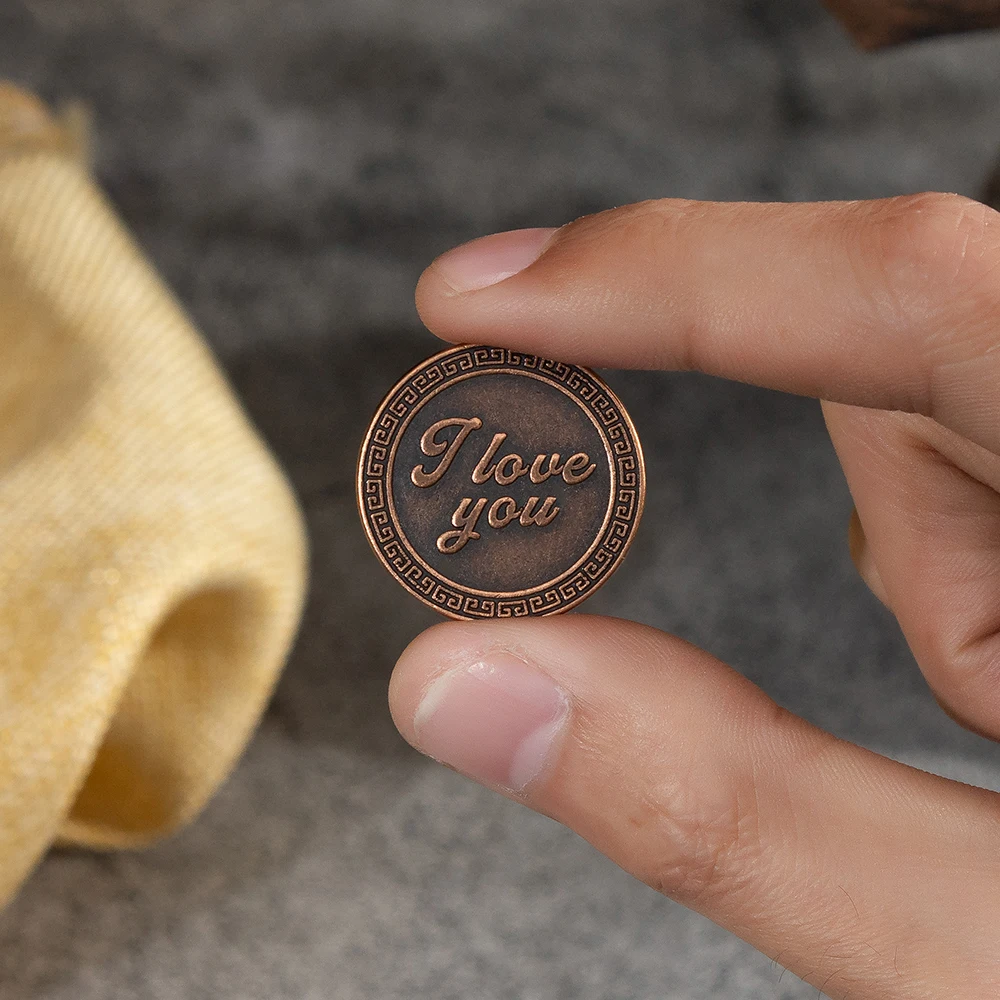 Valentine's Day Gift Love Lucky Commemorative Coin, with the words 
