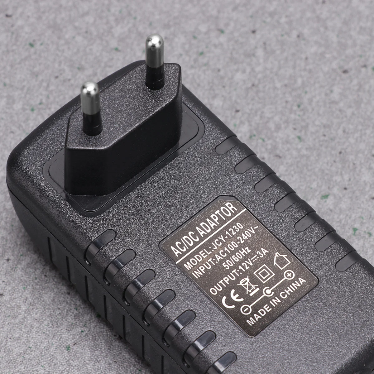 

1Pcs LED Power Adapter 12V 3a 36W Universal Stable Output for LED Strip Lights Cabinet Spotlight Under Counter Lighting