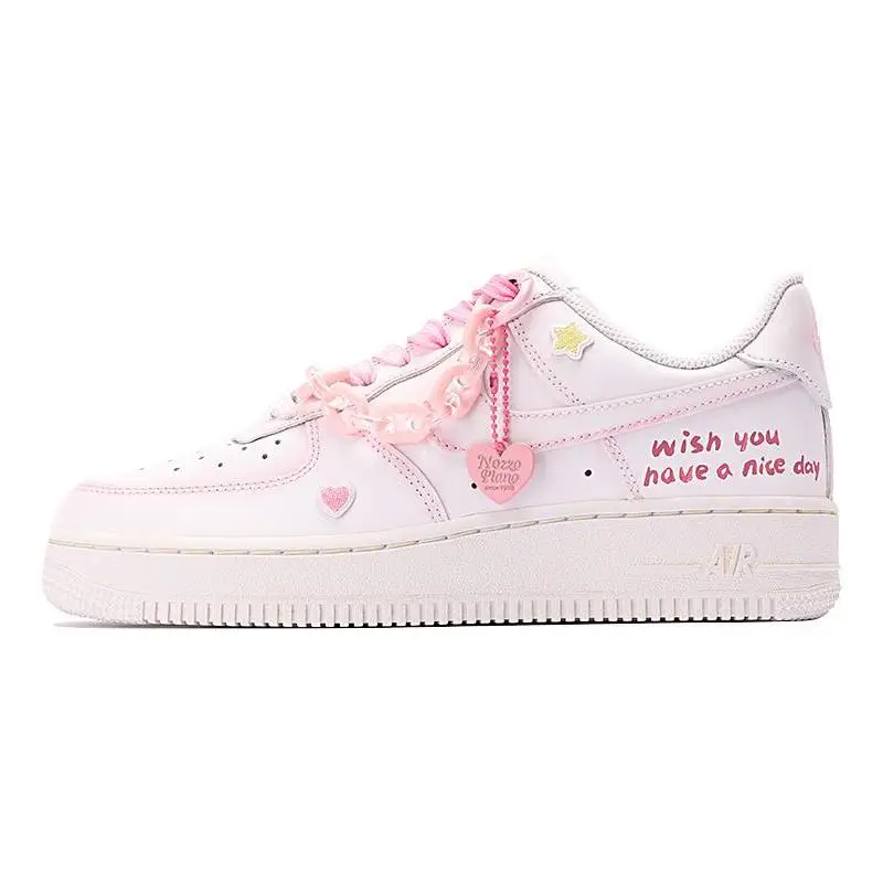 

[Сладкая и очаровательная девушка в розовом и белом] Женские розово-белые туфли для скейтборда Nike Air Force 1 Air Force 1