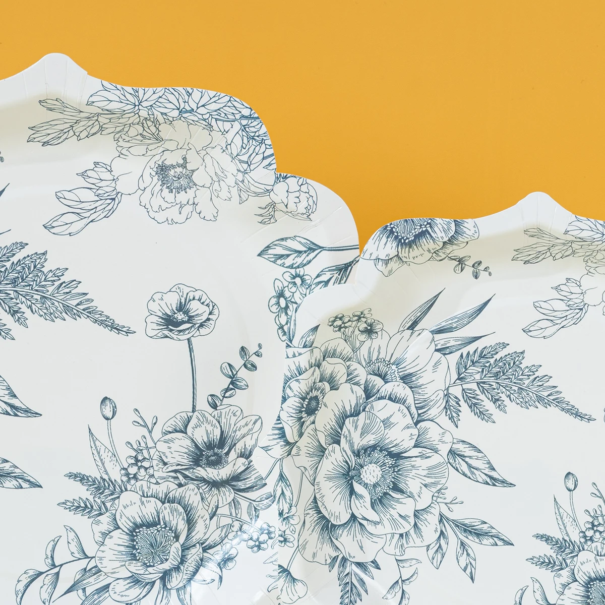 10/25/50pcs Delicate Blue Rose Floral Disposable Paper Plates for Romantic & Sophisticated Party Supplies view 4