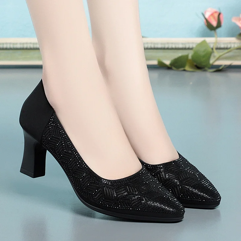 2024 neue Sommer mode Pumps Strass Mesh Hohl ausschnitte Frauen Kristall lässig spitze Spitze High Heel Lederschuhe