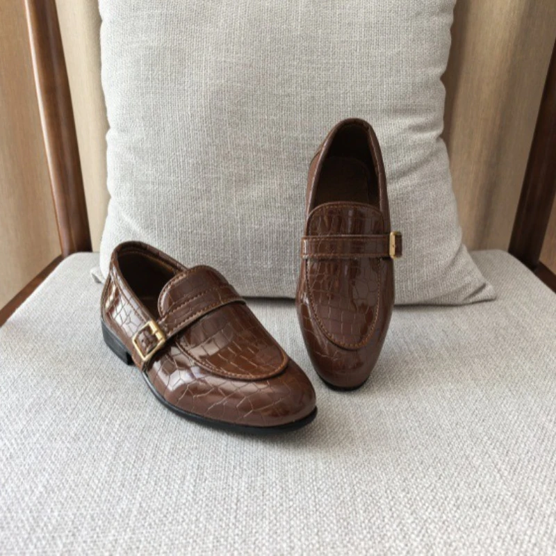 Британская детская кожаная обувь, осенняя новая модная детская обувь, повседневная обувь с острым носком и крокодиловым узором, официальная мужская обувь для мальчиков