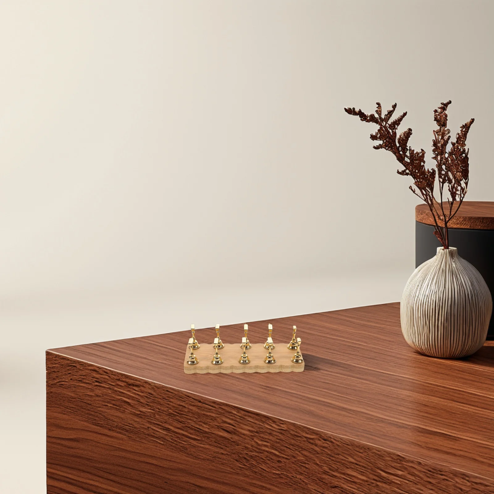 Nail Art Practice Stand Minimalist Floral Edge Wood Manicure Tip Display Holder for Salon False Nails Reusable Nail Tips Holder