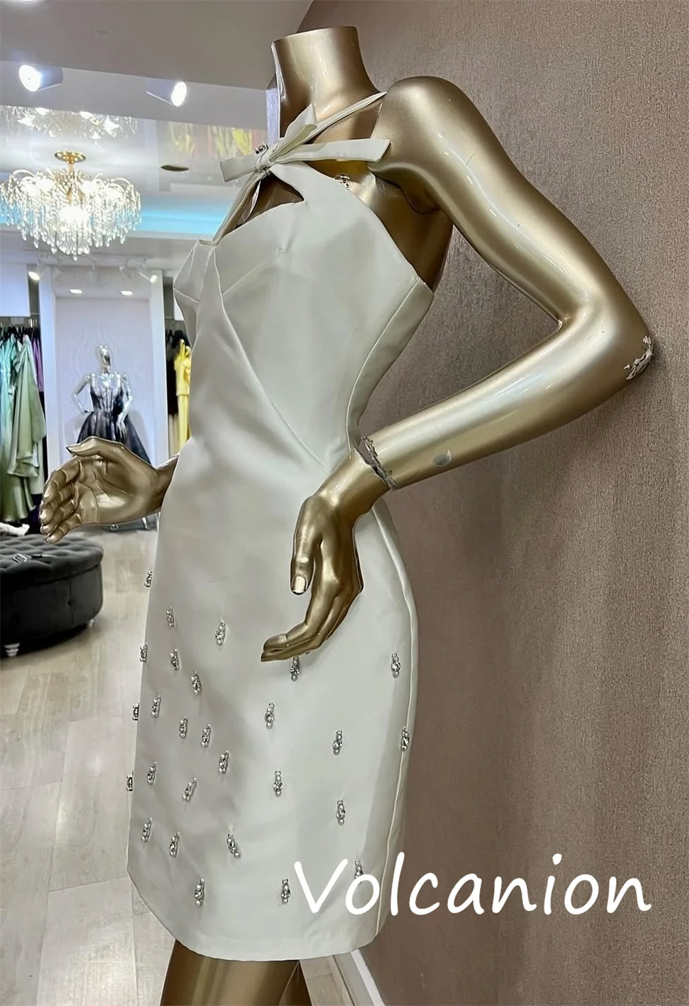 Gaun Mini Halter A-line Busur Berpayet Charmeuse Fashion Kustom Acara Dipesan Lebih Dahulu Gaya Cina Seksi