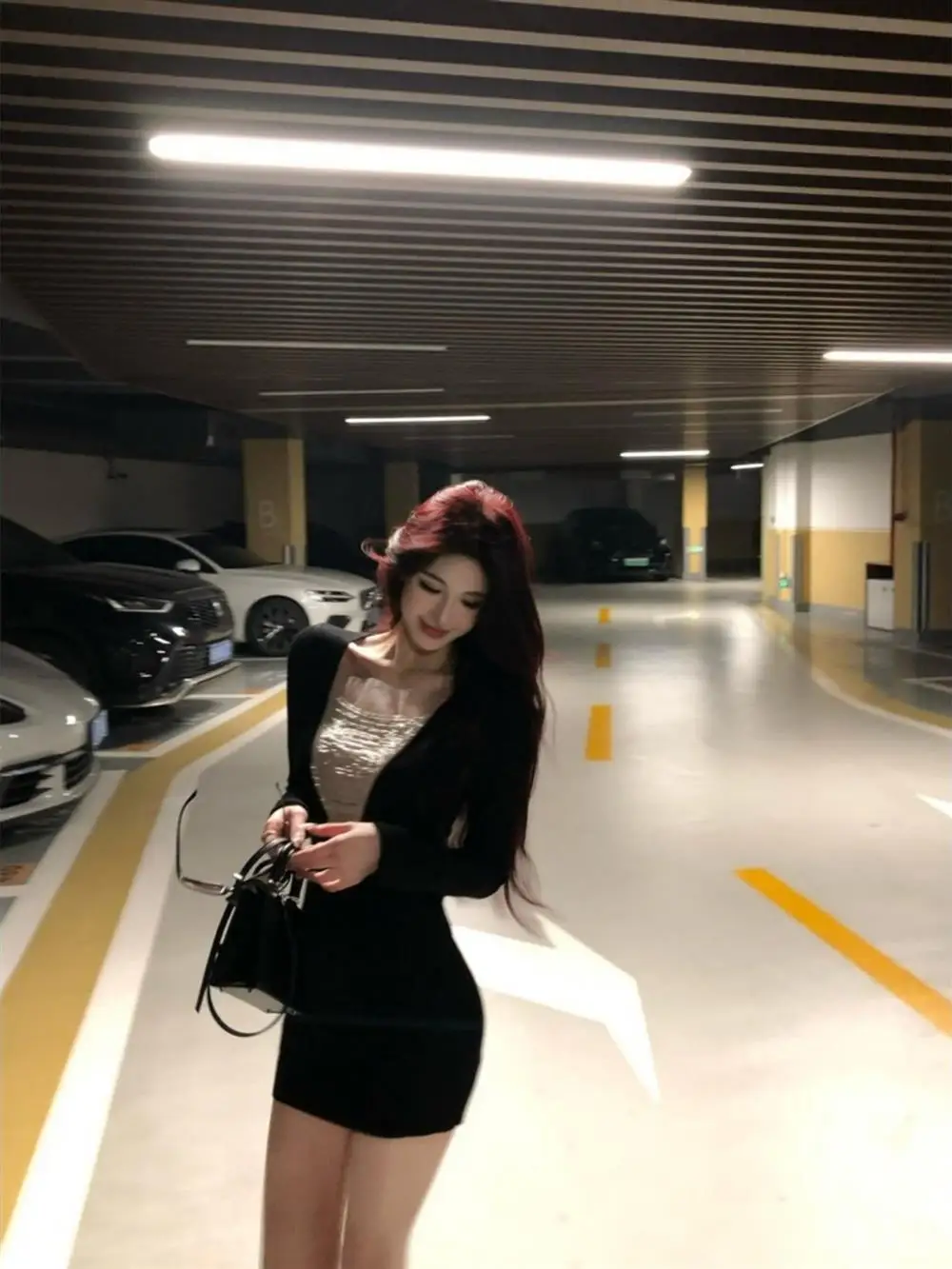 

Sexy Bla Long Sve V-ne Chain Dr Women's Autumn Winter Pure Desire Slim Fit Base Layer Butt Covering Birthday Dr