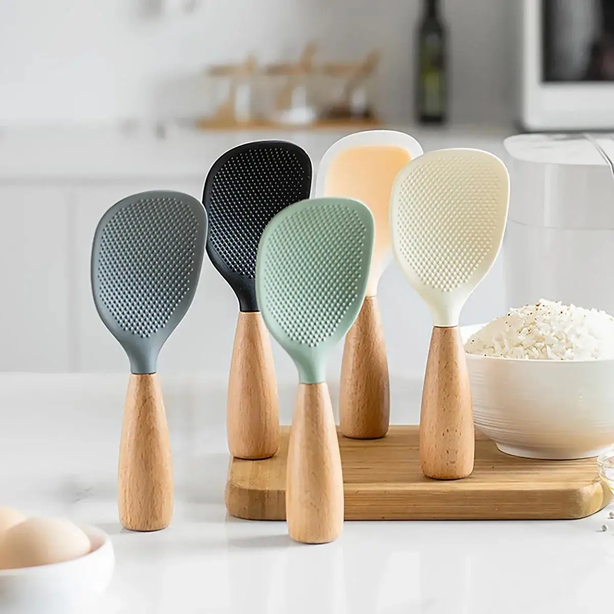

Hanging Silicone Rice Spoon Kitchen Ladle Non-stick Saucepan Electric Rice Cooker Cooking Scoop with Holes Household Items