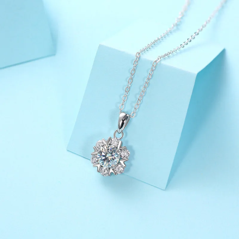 

925 silver Romantic Snowflake Moissanite pendant necklace