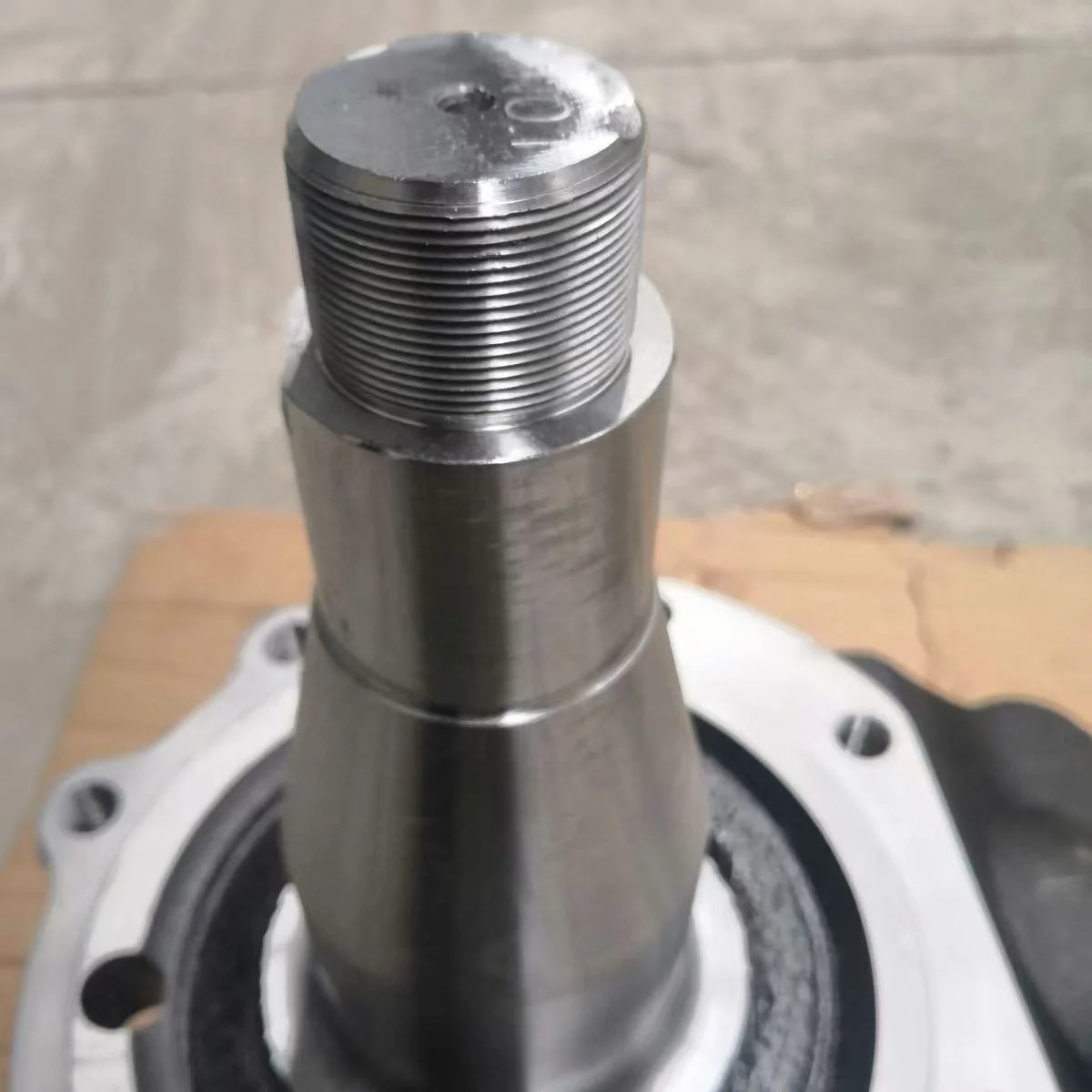 Shacman Truck Parts New Steering Knuckle 81.44201.0143 81.44201.0144 DZ9100410400 DZ9100410401